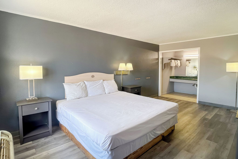 Room 4, Forrest City I 40, Saint Francis