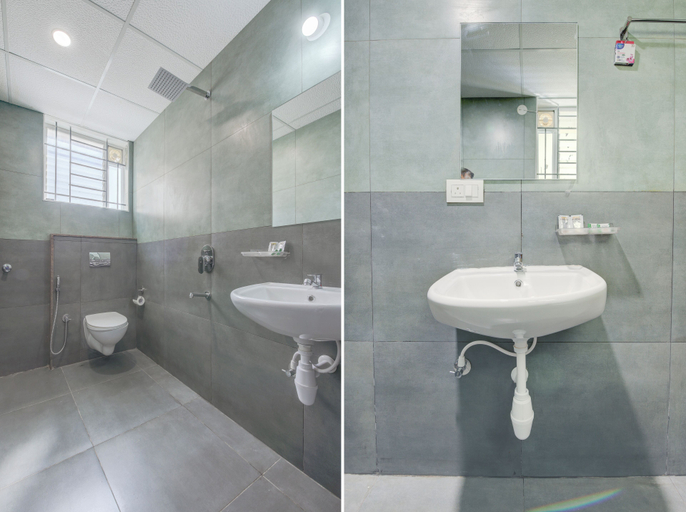 Bathroom 4, Hotel Park Lane Yelahanka, Bangalore