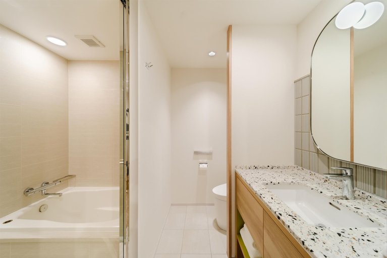 Bathroom 5, Hilton Garden Inn Kyoto Shijo Karasuma, Kyoto