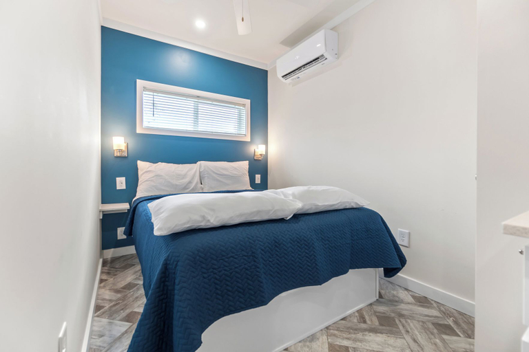 Bedroom 2, Shore Point Cottages, Worcester