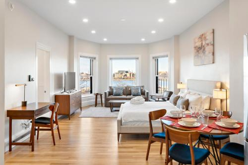 Others 4, Charlesgate Suites, Boston