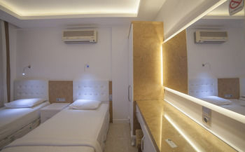 Others 3, Hotel Ferah, Kaş