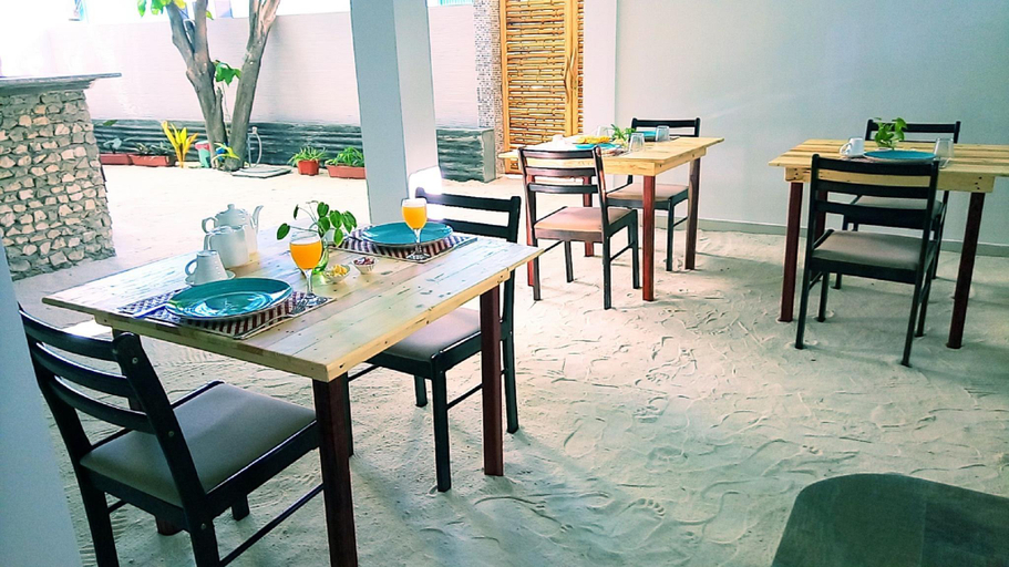 Food & Drinks, Select Village Maafushi, Kaafu Atoll