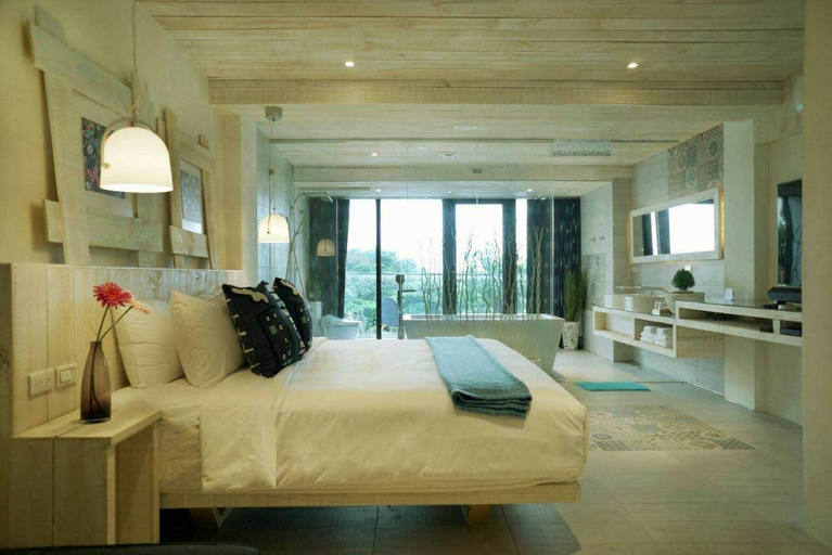 Bedroom 5, Azure, Pingtung