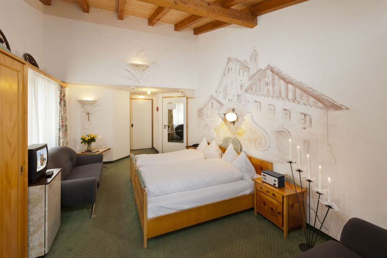 Bedroom 2, Hotel Walliserhof, Visp