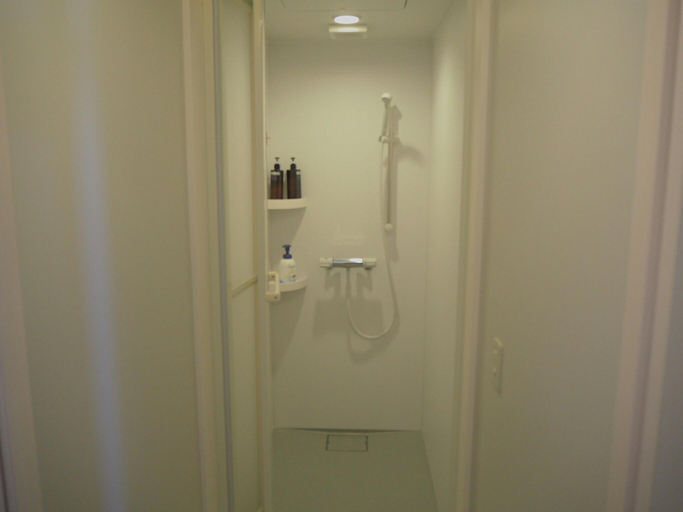 Bathroom 5, Midnight Rockers, Kanazawa