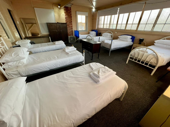 Room 2, Gordon Hotel, Goulburn Mulwaree - Goulburn