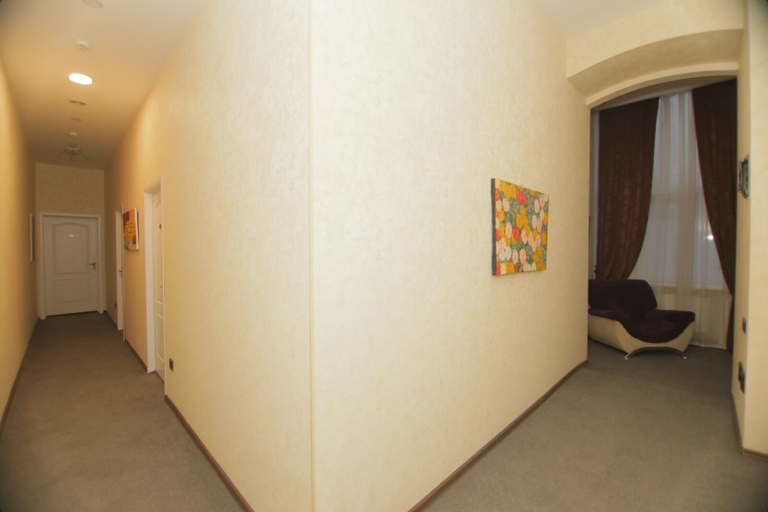 Hallway 4, GARDEN INN NIZAMI HOTEL, Baku