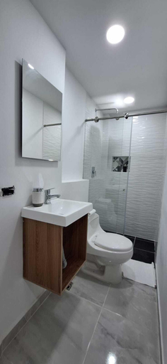 Bathroom 2, Vida Hostel, Medellín