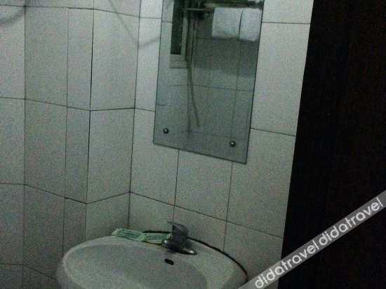 Bathroom 5, Chengzhongcun Hostel, Ningbo