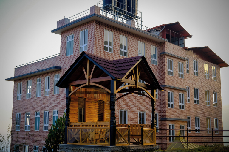 Exterior & Views
