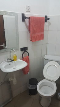 Bathroom Shower, Phenicia Motel, Entebbe
