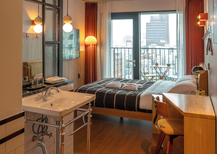 Bedroom 3, Brooklyn Blues, Jongno