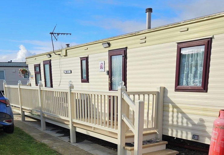 Property grounds 2, 122 Happy Days South Chapel St Leonards, Lincolnshire