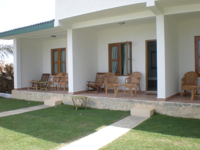 Exterior & Views 1, Hotel Coral Bay, Kuchchaveli