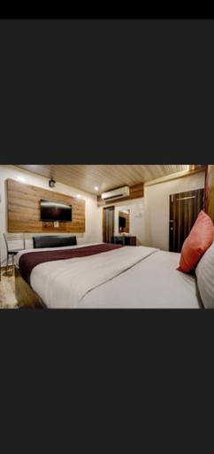 Others 5, Hotel Green Park, Mumbai Suburban