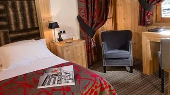 Guestroom 2, Hôtel Le Fer à Cheval, Haute-Savoie