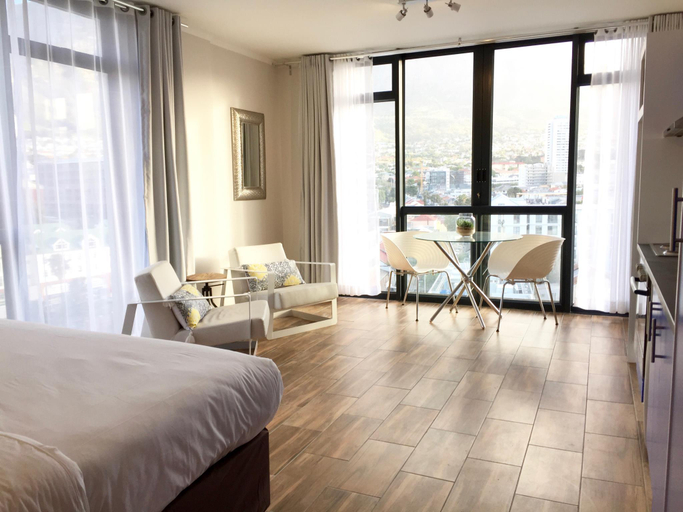 Others 5, Urban Oasis at The Four Seasons, City of Cape Town