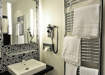 Bathroom 4, Quality Hotel Centre Del Mon, Pyrénées-Orientales
