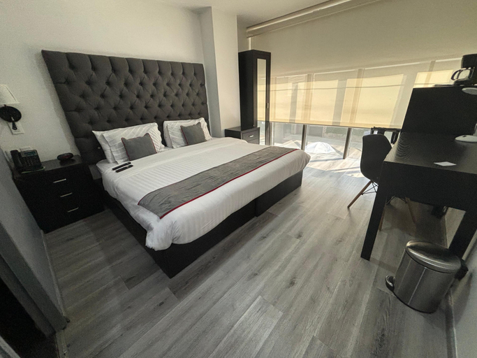 Room 5, Ragibe 215, Mexico City