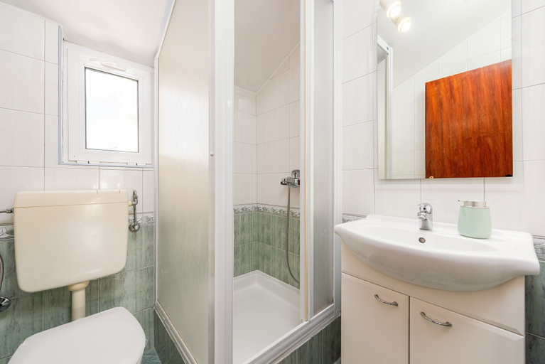 Bathroom 4, Apartments Pavlak, Vir