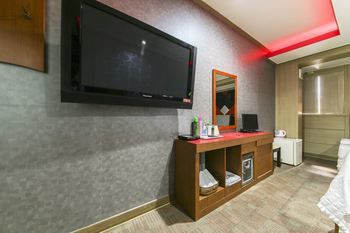 Others 5, Boom Hotel, Hwaseong