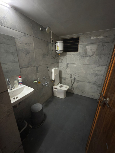 Bathroom 3, Hotel Rest & Peace, Airport, Ahmadabad