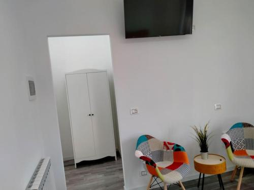 Others 1, suite room malpensa b&b, Varese
