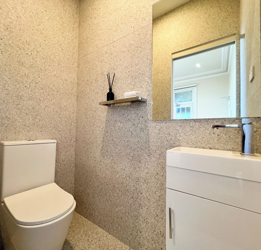 Bathroom 3, Tempe Hotel, Sydney