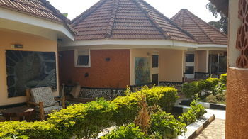 Guestroom View 5, Phenicia Motel, Entebbe