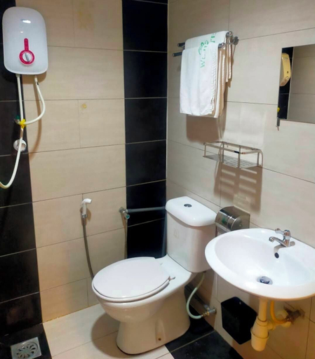 Bathroom 5, WENG LEONG HOTEL, Petaling Jaya