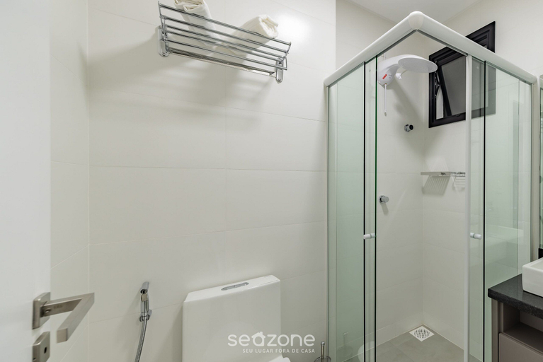 Bathroom 4, MHFA Studios em Prédio Luxuoso Vista Mar, Itapema