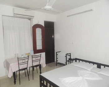 Others 3, Villa 142, Dehiwala-Mount Lavinia