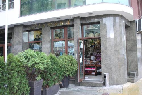 Others 3, Hotel Diamond, Kazanlak
