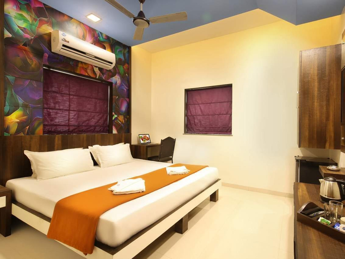 Bedroom 2, Hotel Lonavla, Pune