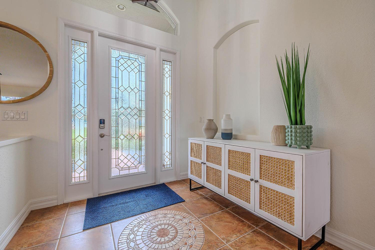 2, Moondance Villa, Lee