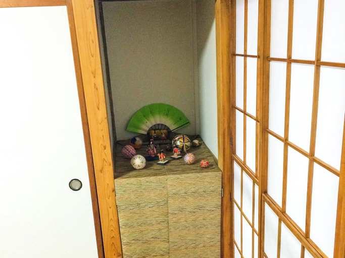 Others 4, Shiki House, Shiki