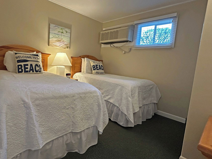 Room 4, The Island Inn on Martha's Vineyard, Dukes