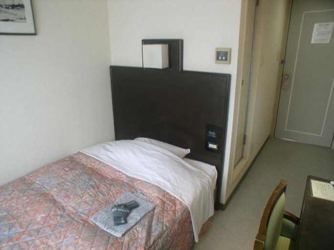 Bedroom 4, Takada Terminal Hotel, Jōetsu