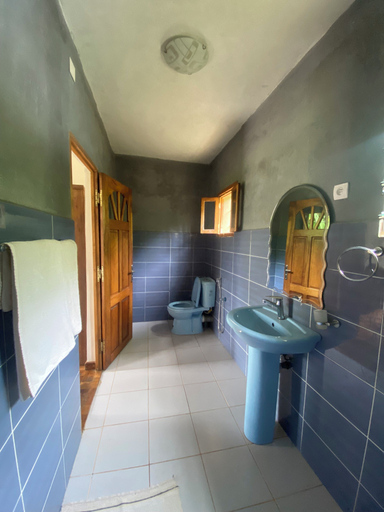 Bathroom 4, Andasibe Sifaka Lodge, Alaotra-Mangoro