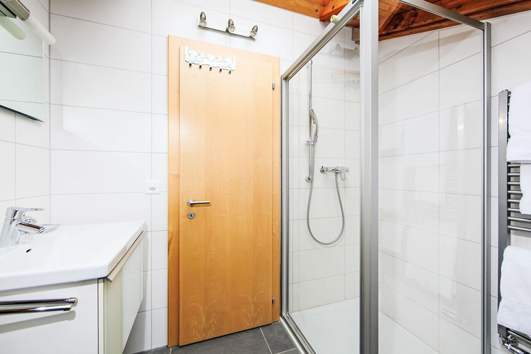 Bathroom 4, Apartment Dufour in Haus Brigitte, Visp