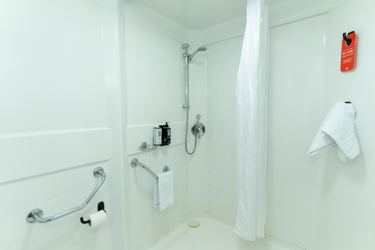 Bathroom 3, ibis Alicante, Alicante