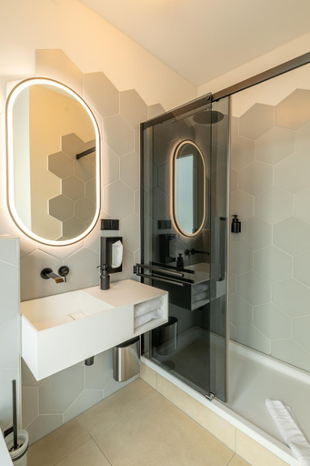 Bathroom 3, Midi Inn Parkhotel Mitte, Berlin