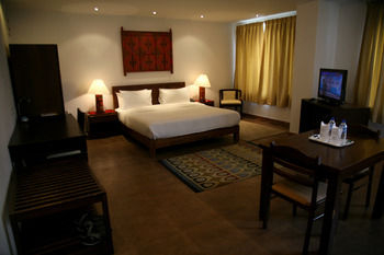 Others 2, KHANG RESIDENCY, Chang