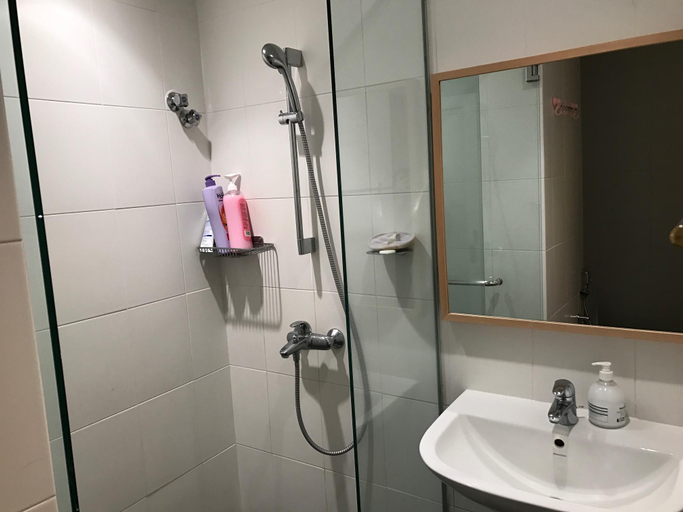Bathroom, Mowu Suites @ Bukit Bintang Fahrenheit 88, Kuala Lumpur