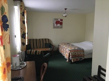 Guestroom 3, Logis Hôtel & Appartements Le Florence, Aisne