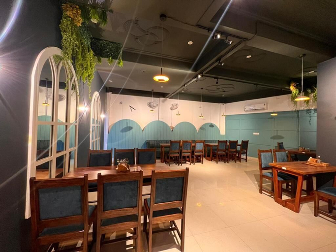Food & Drinks, HOTEL BLUSKY SIGNATURE EAST DELHI PREETVIHAR, Delhi