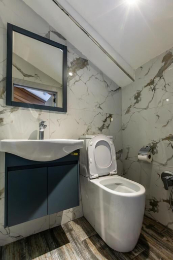 Bathroom 4, Urban Hotel Baku, Baku