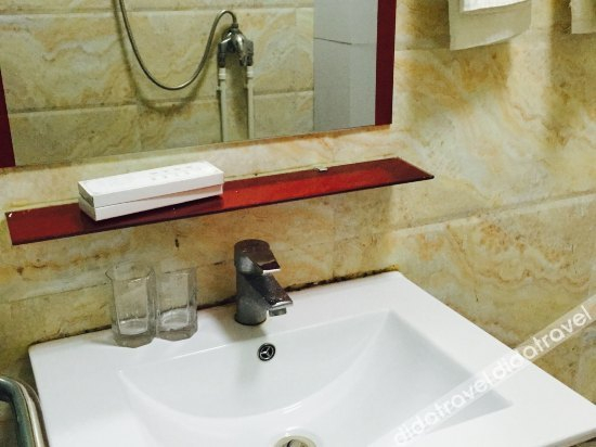 ���他 2, Hailan Express Hotel, Yantai