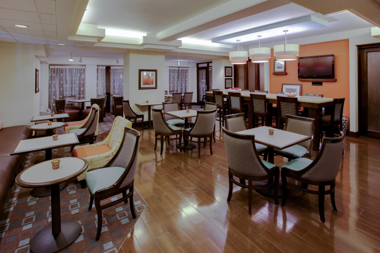 Food & Drinks 4, Hampton Inn Richmond West Innsbrook, Henrico